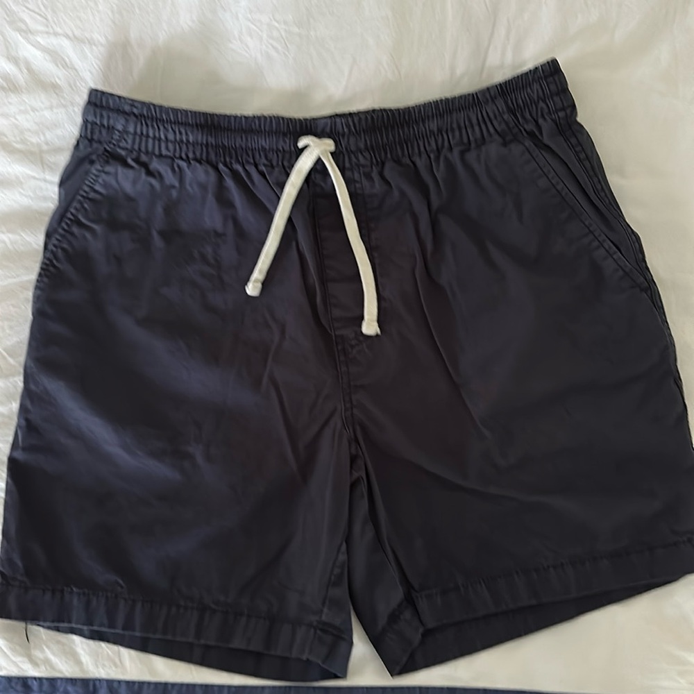 J Crew Men’s Dock Short. Navy blue. Size Medium